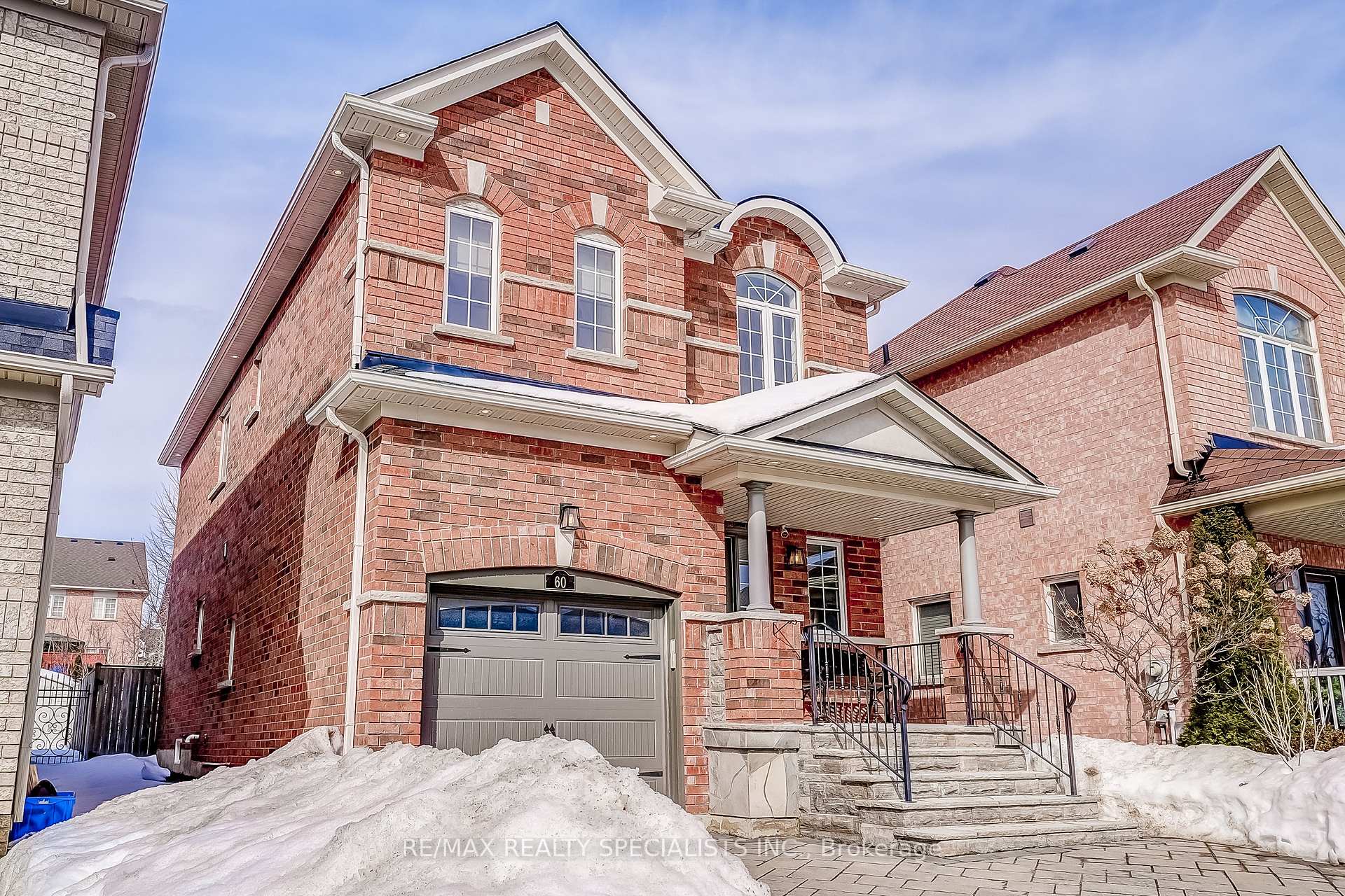 Photo 2 of 60 Canyon Gate Crescent, Vaughan, Rural Vaughan — HOMEH