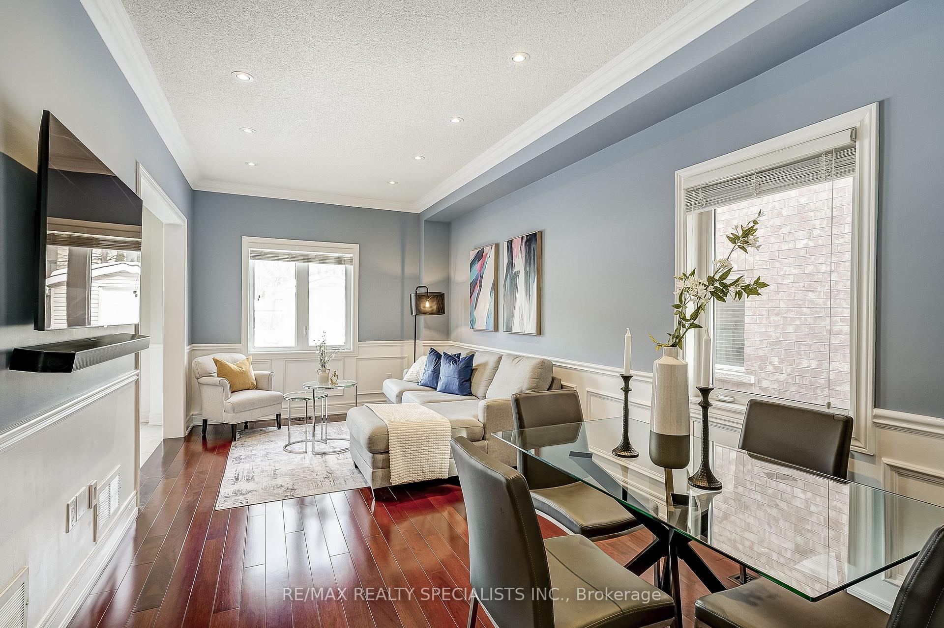 Photo 6 of 60 Canyon Gate Crescent, Vaughan, Rural Vaughan — HOMEH