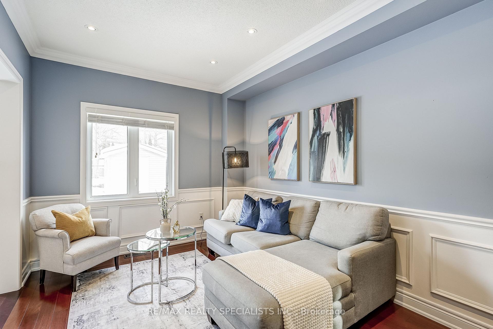 Photo 7 of 60 Canyon Gate Crescent, Vaughan, Rural Vaughan — HOMEH