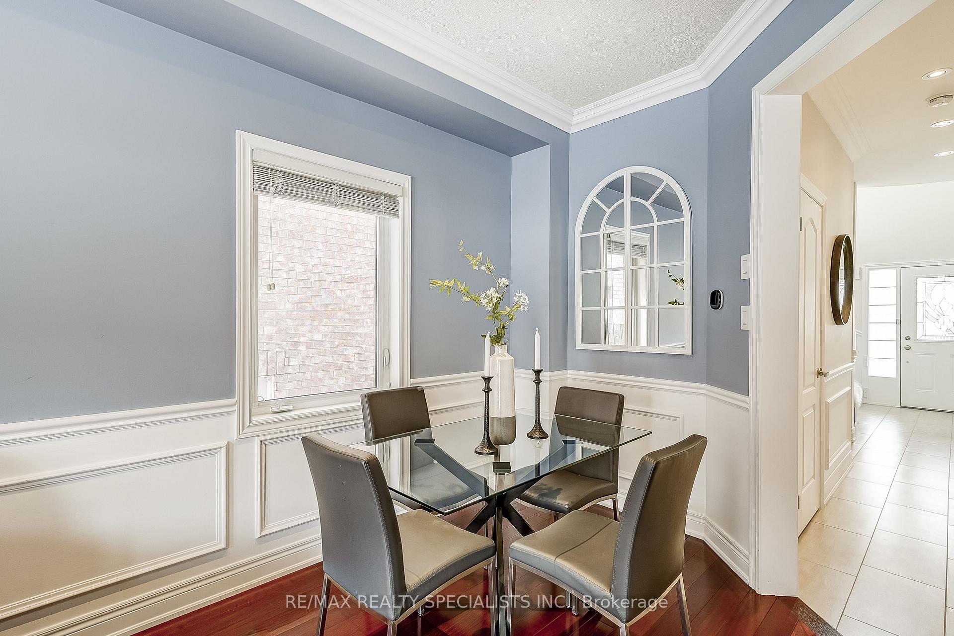 Photo 9 of 60 Canyon Gate Crescent, Vaughan, Rural Vaughan — HOMEH