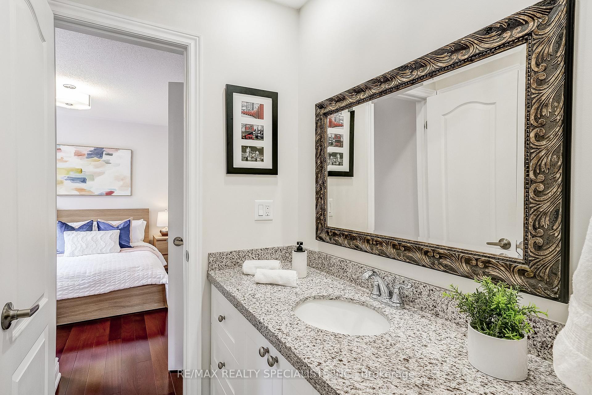 Photo 22 of 60 Canyon Gate Crescent, Vaughan, Rural Vaughan — HOMEH