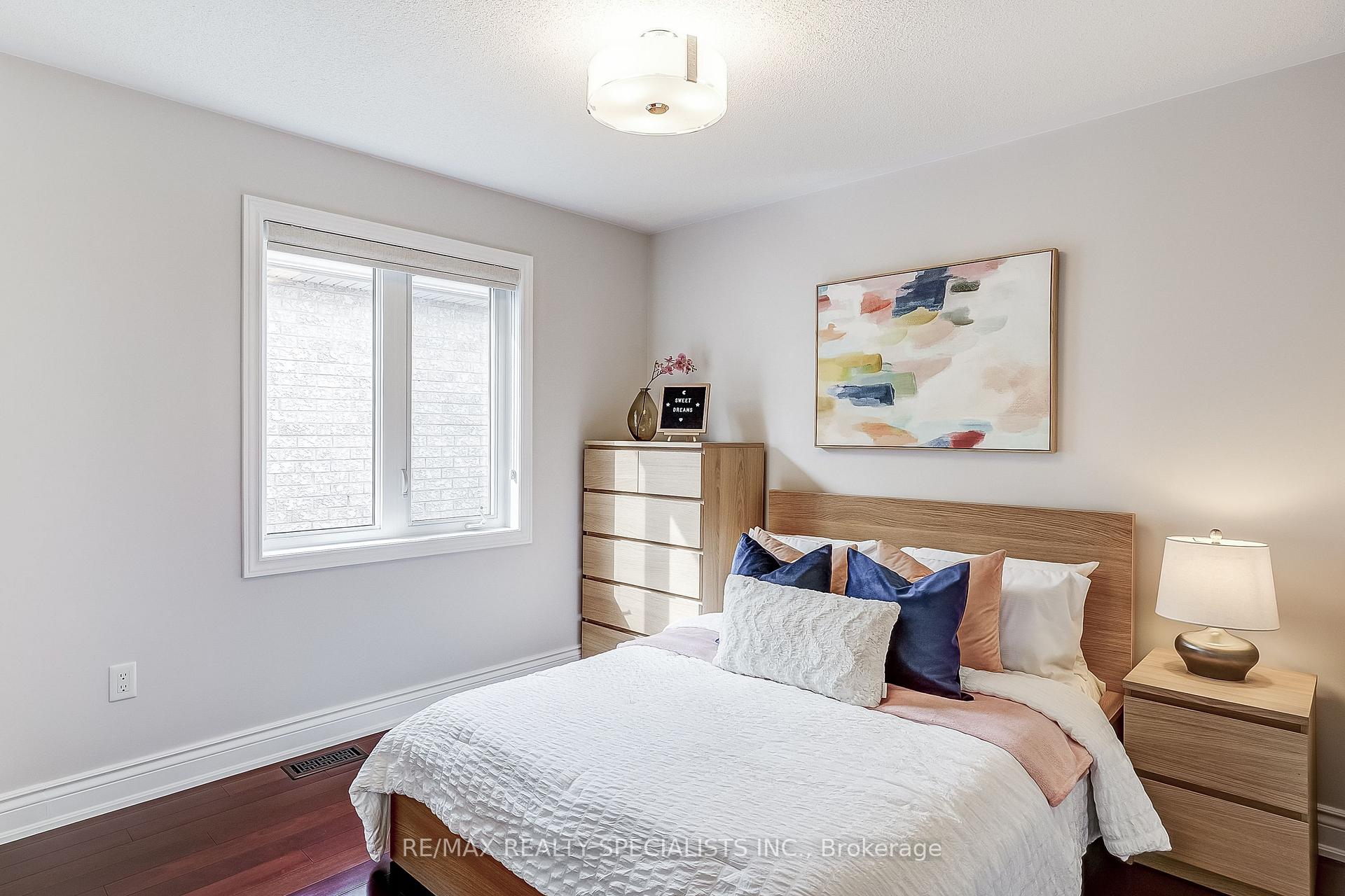Photo 25 of 60 Canyon Gate Crescent, Vaughan, Rural Vaughan — HOMEH