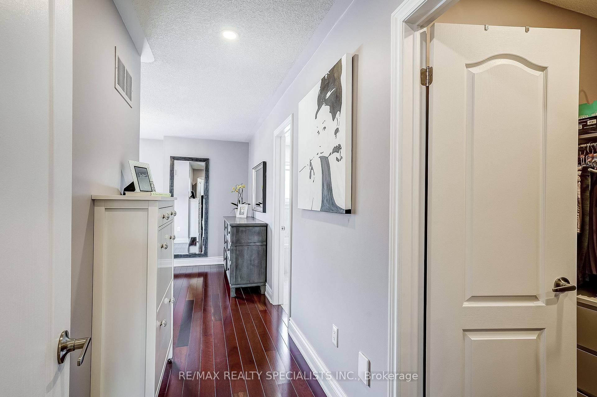 Photo 26 of 60 Canyon Gate Crescent, Vaughan, Rural Vaughan — HOMEH
