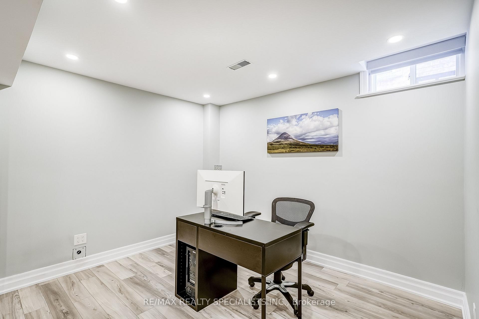 Photo 38 of 60 Canyon Gate Crescent, Vaughan, Rural Vaughan — HOMEH