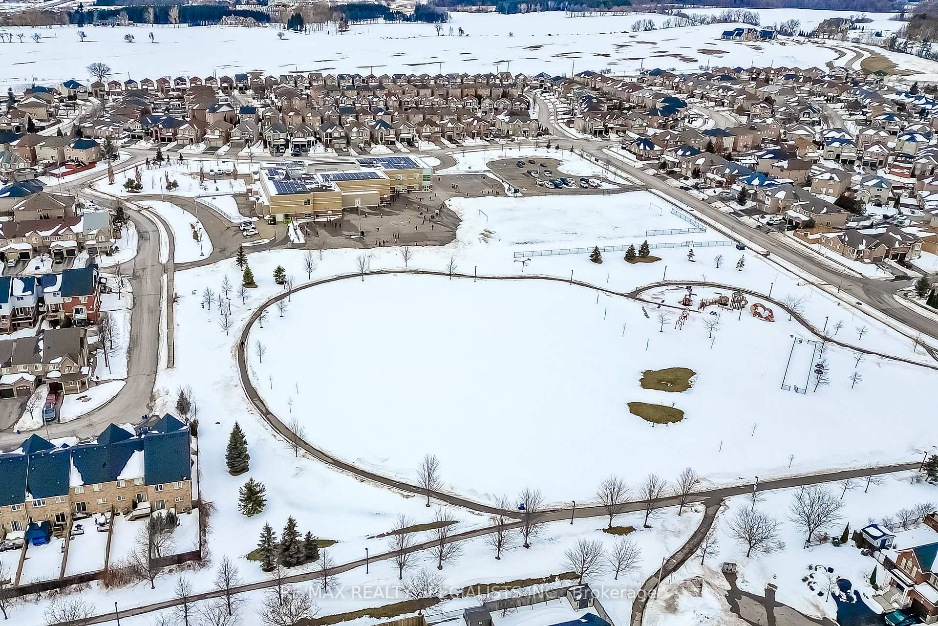 Photo 43 of 60 Canyon Gate Crescent, Vaughan, Rural Vaughan — HOMEH