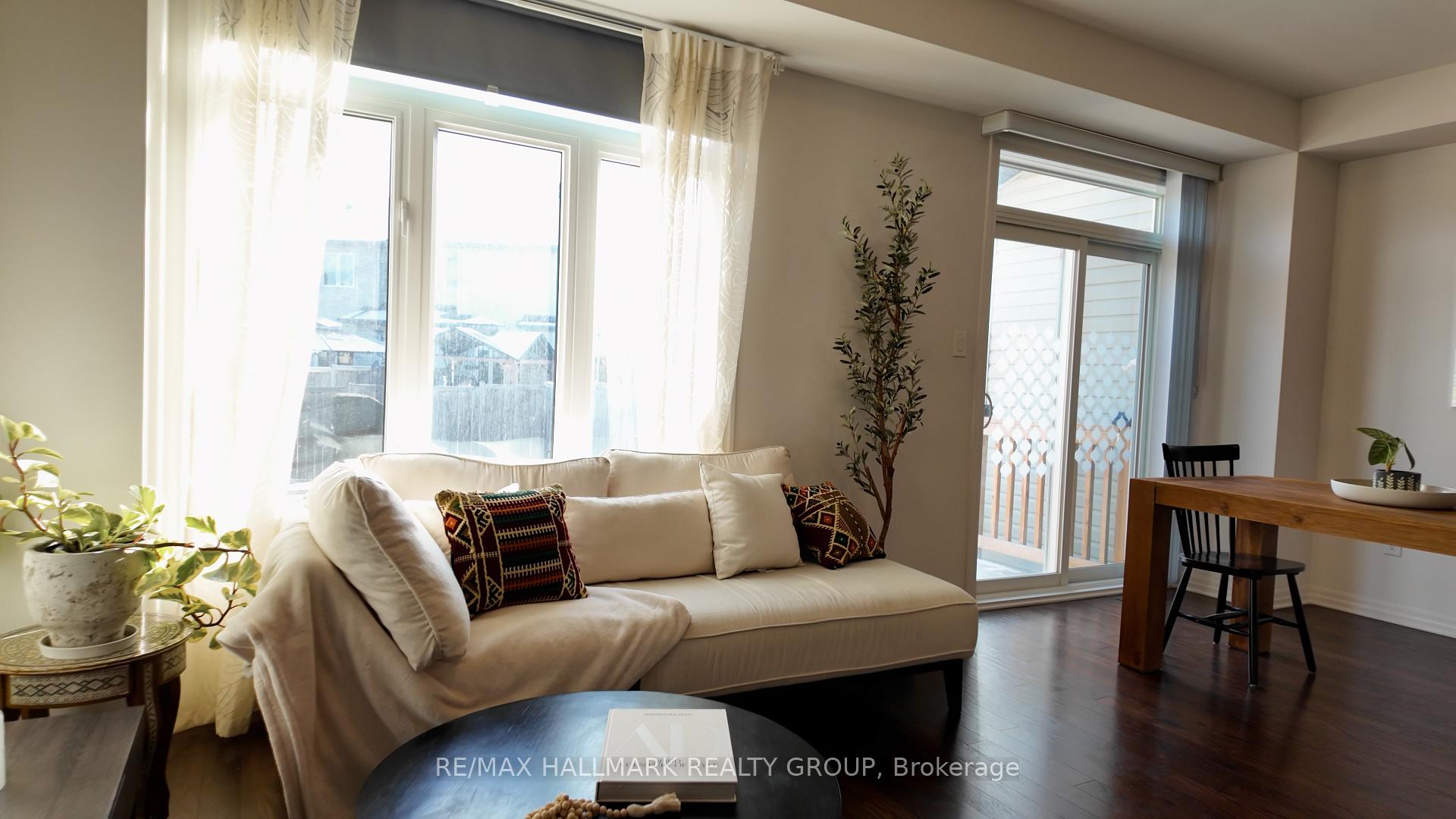 Photo 7 of 147 Hawkshaw Crescent, Ottawa, Barrhaven - Cedargrove/Fraserdale — HOMEH