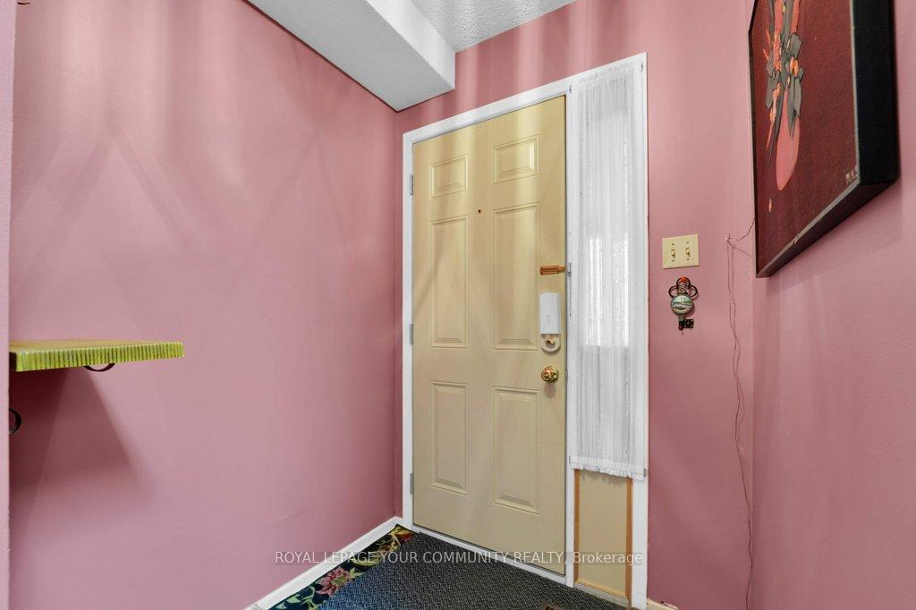 Photo 7 of 16 Mcclintock Crescent, Vaughan, Lakeview Estates — HOMEH