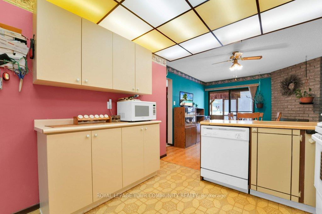Photo 11 of 16 Mcclintock Crescent, Vaughan, Lakeview Estates — HOMEH