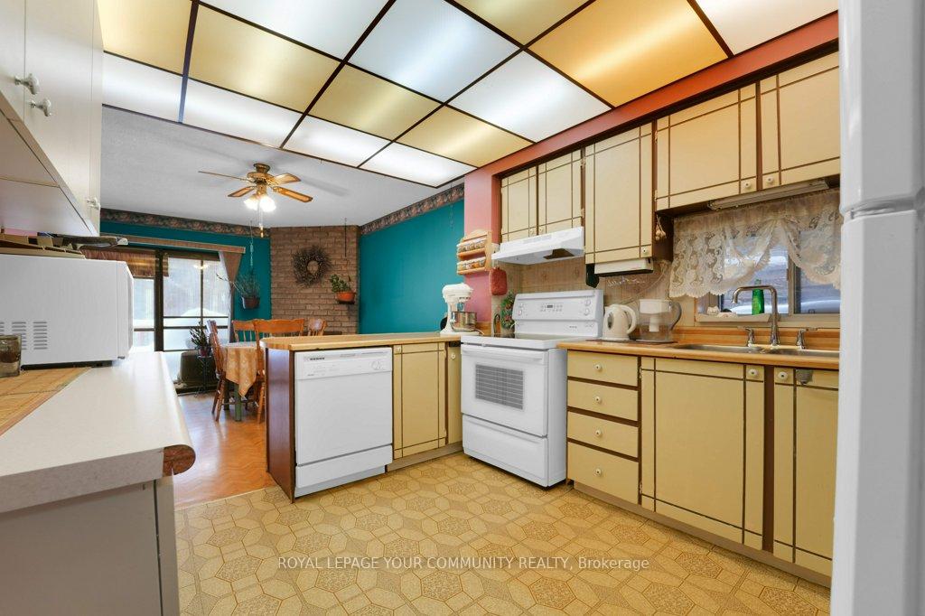 Photo 13 of 16 Mcclintock Crescent, Vaughan, Lakeview Estates — HOMEH