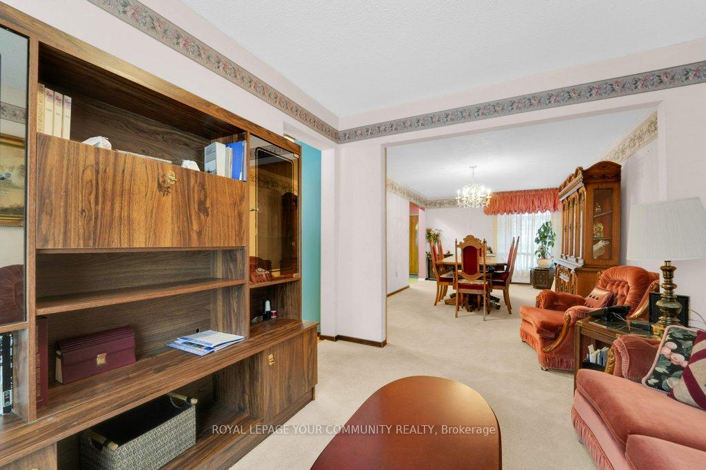 Photo 21 of 16 Mcclintock Crescent, Vaughan, Lakeview Estates — HOMEH