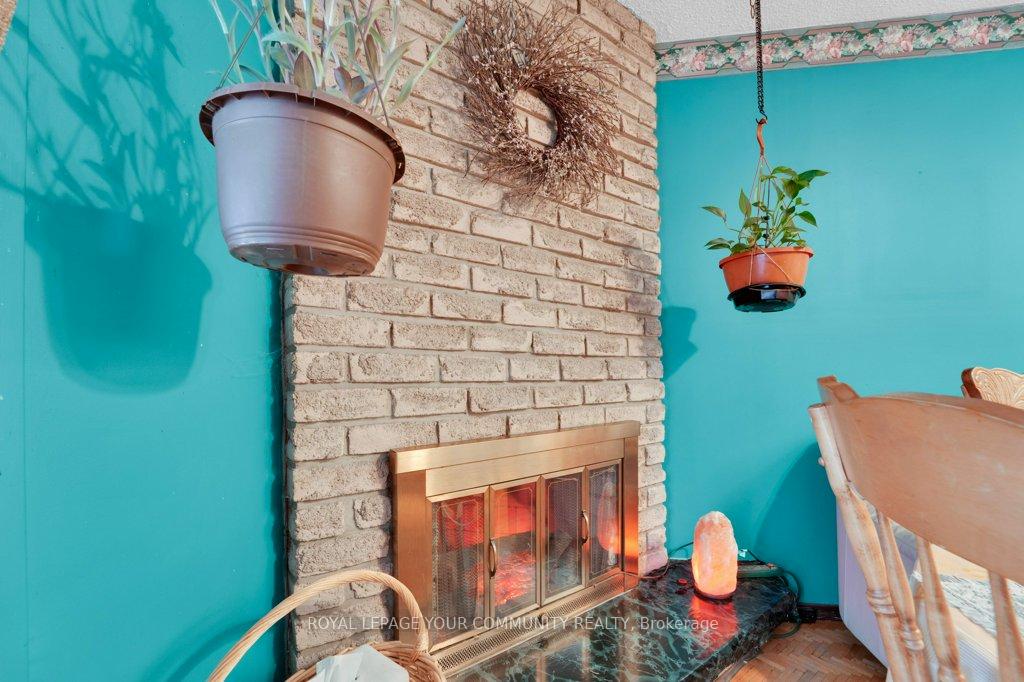 Photo 25 of 16 Mcclintock Crescent, Vaughan, Lakeview Estates — HOMEH