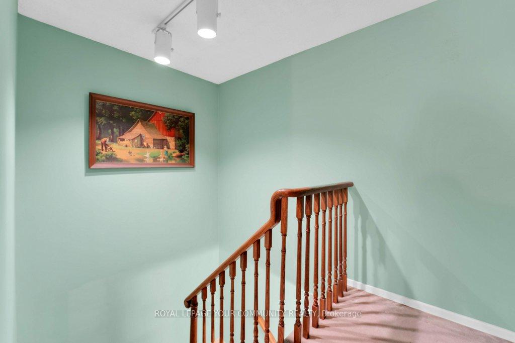 Photo 26 of 16 Mcclintock Crescent, Vaughan, Lakeview Estates — HOMEH
