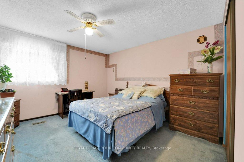 Photo 34 of 16 Mcclintock Crescent, Vaughan, Lakeview Estates — HOMEH