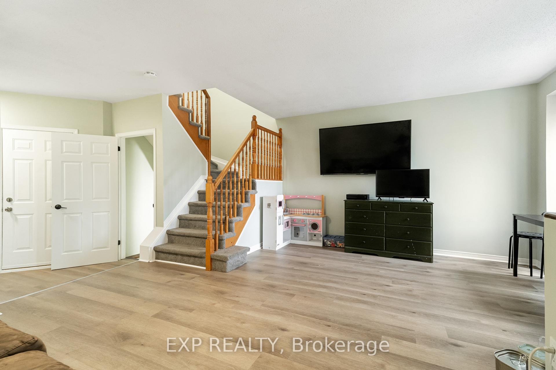 Photo 6 of 99 Locheland Crescent, Ottawa, Barrhaven East — HOMEH