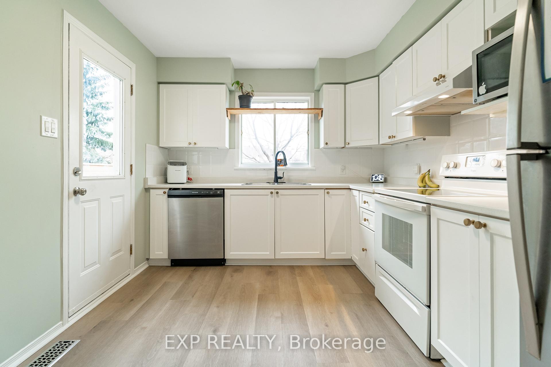 Photo 10 of 99 Locheland Crescent, Ottawa, Barrhaven East — HOMEH
