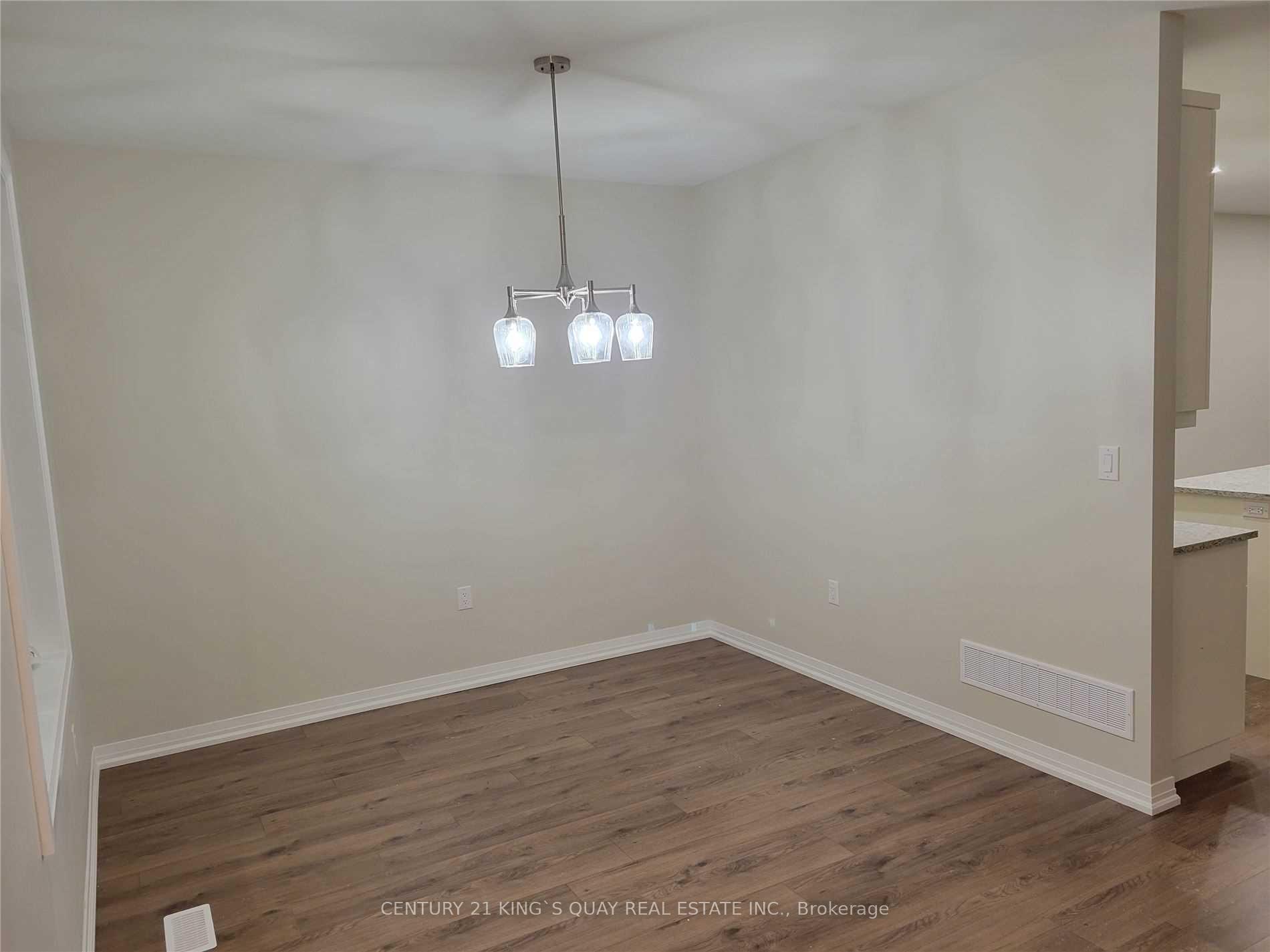 Photo 8 of Unit Main Fl, 114 Centre Street, Belleville, Belleville Ward — HOMEH