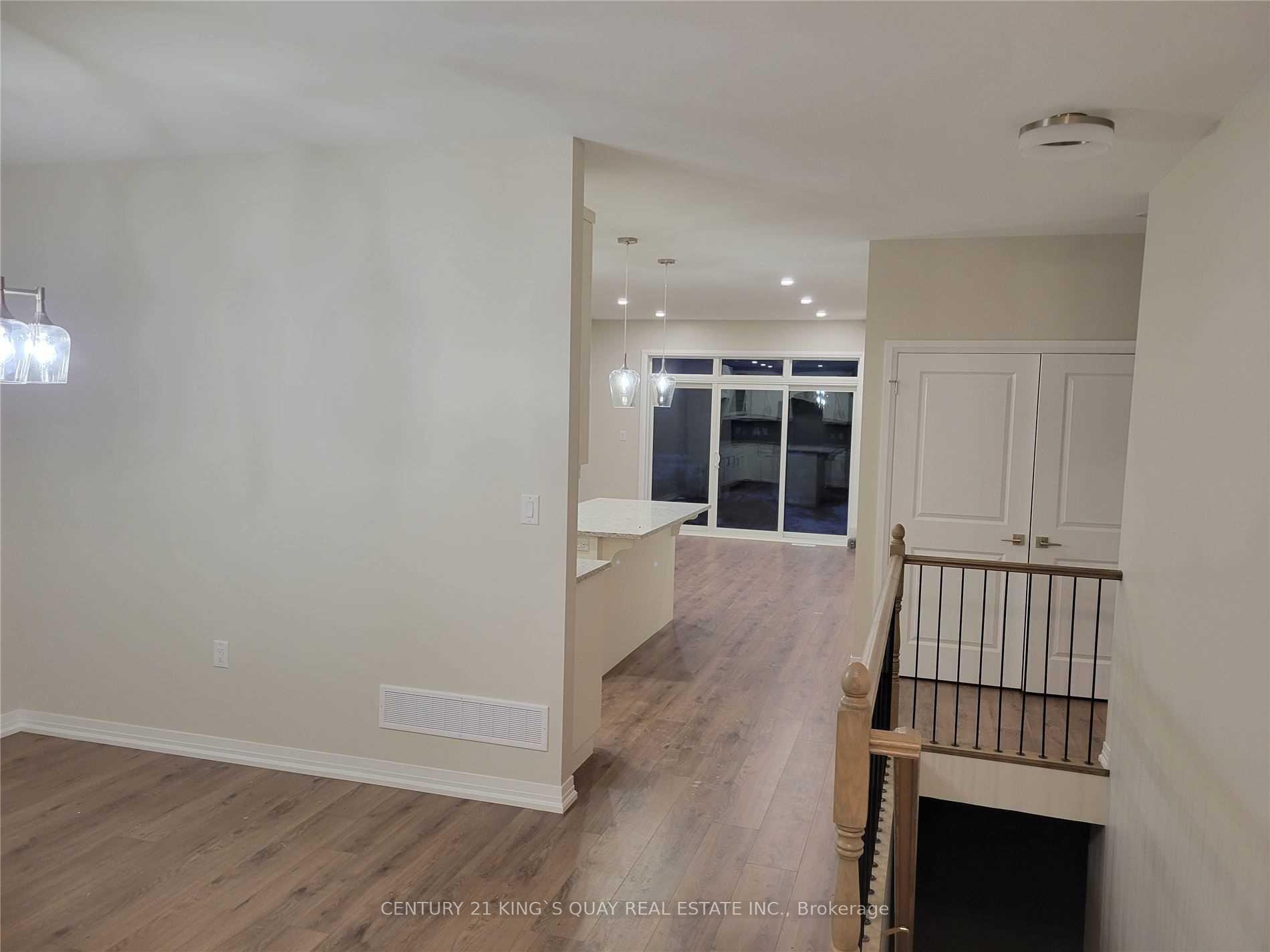 Photo 5 of Unit Main Fl, 114 Centre Street, Belleville, Belleville Ward — HOMEH