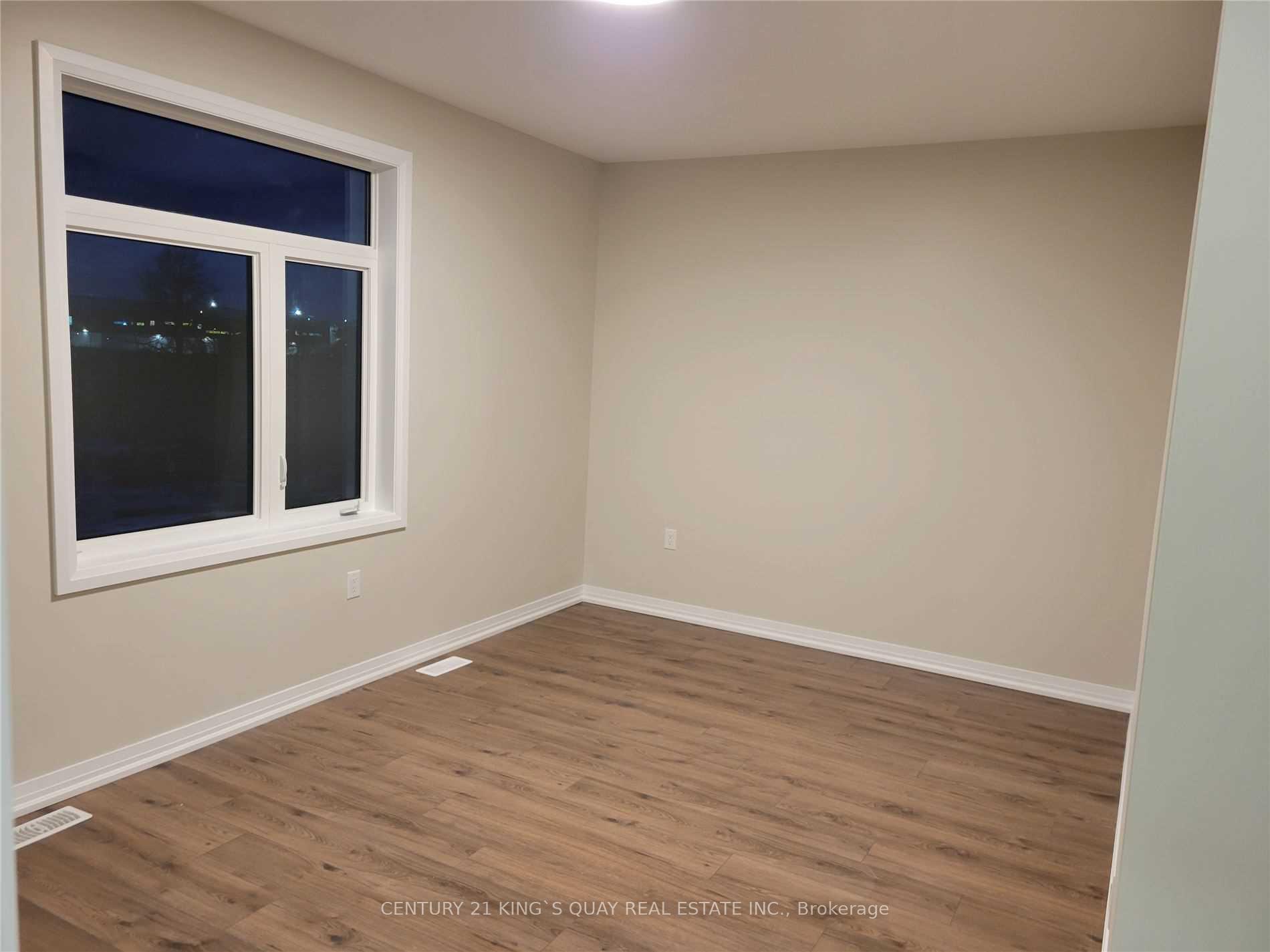 Photo 12 of Unit Main Fl, 114 Centre Street, Belleville, Belleville Ward — HOMEH