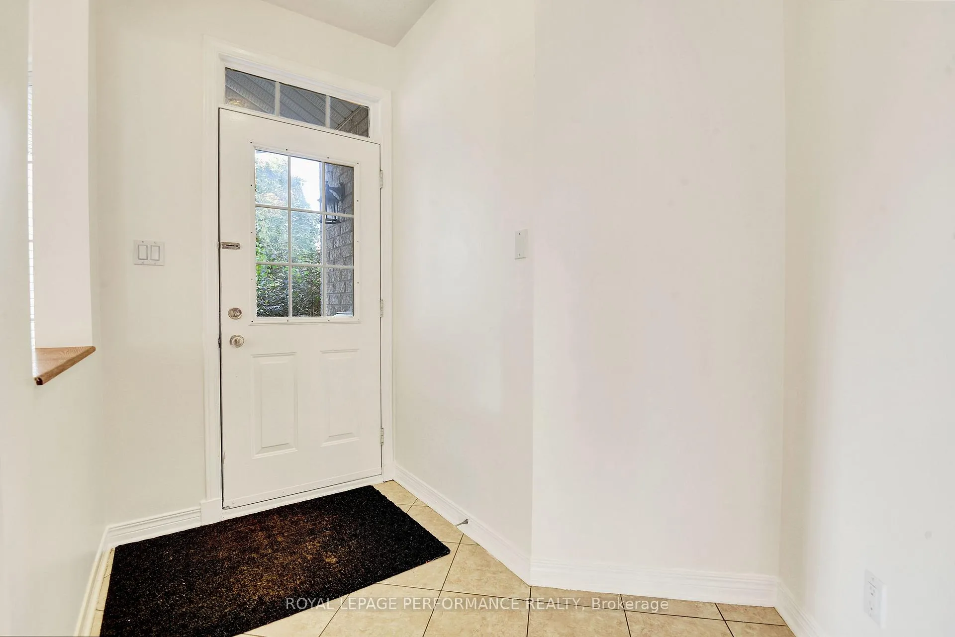Photo 4 of 22 Mountain Ash Drive, Ottawa, Barrhaven East — HOMEH