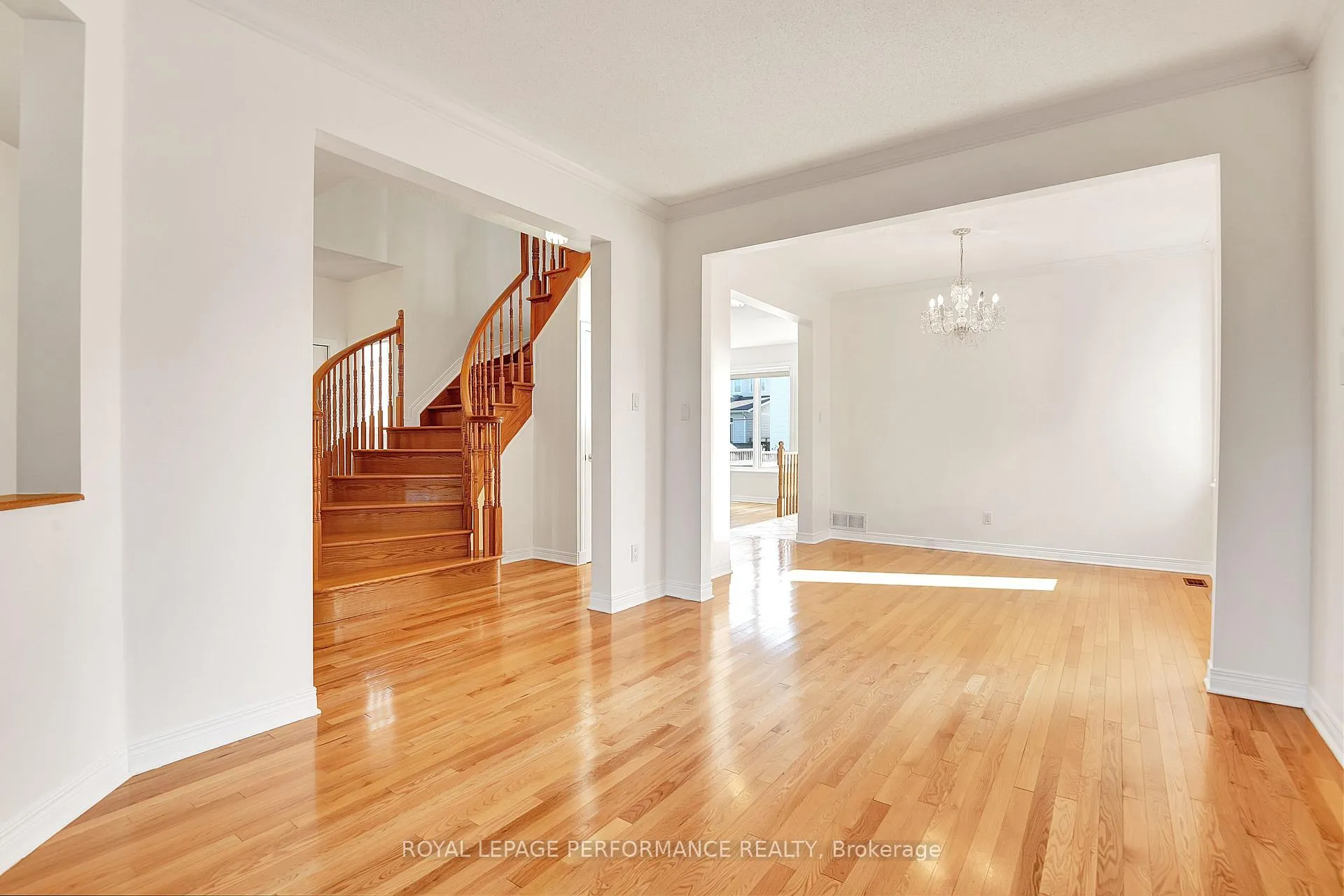 Photo 7 of 22 Mountain Ash Drive, Ottawa, Barrhaven East — HOMEH