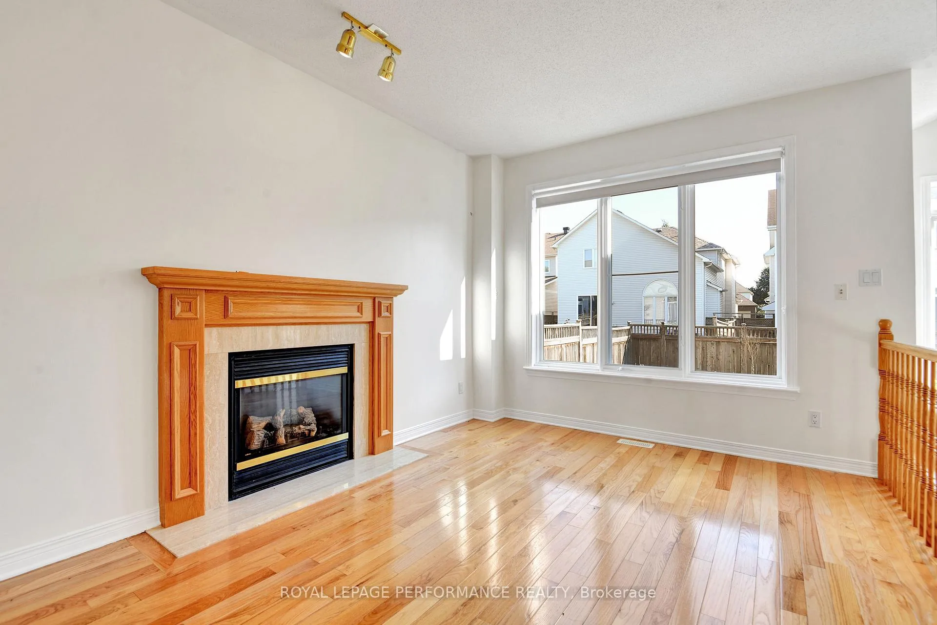 Photo 14 of 22 Mountain Ash Drive, Ottawa, Barrhaven East — HOMEH