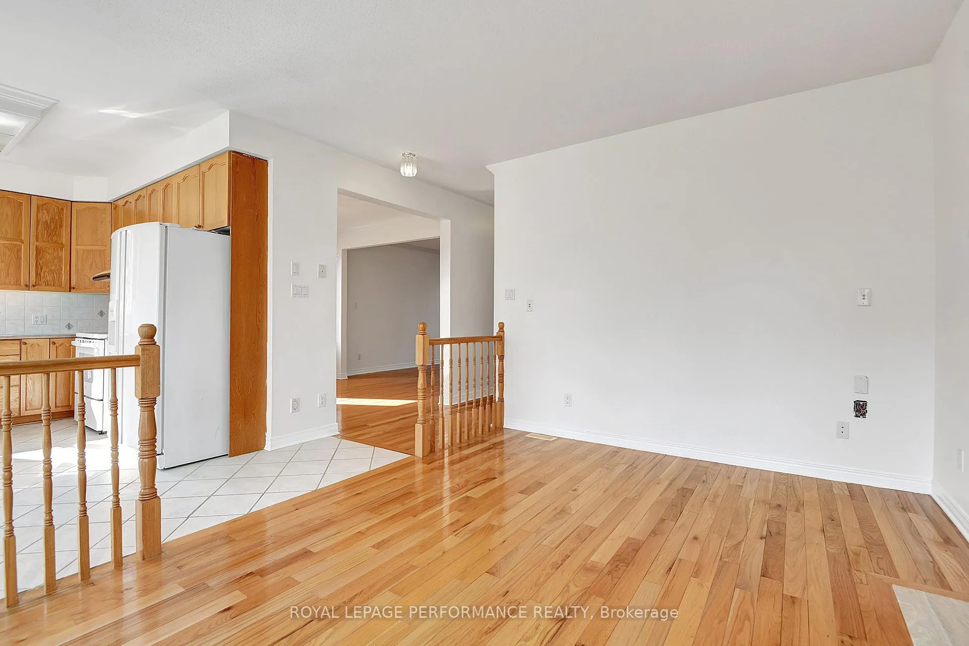 Photo 15 of 22 Mountain Ash Drive, Ottawa, Barrhaven East — HOMEH