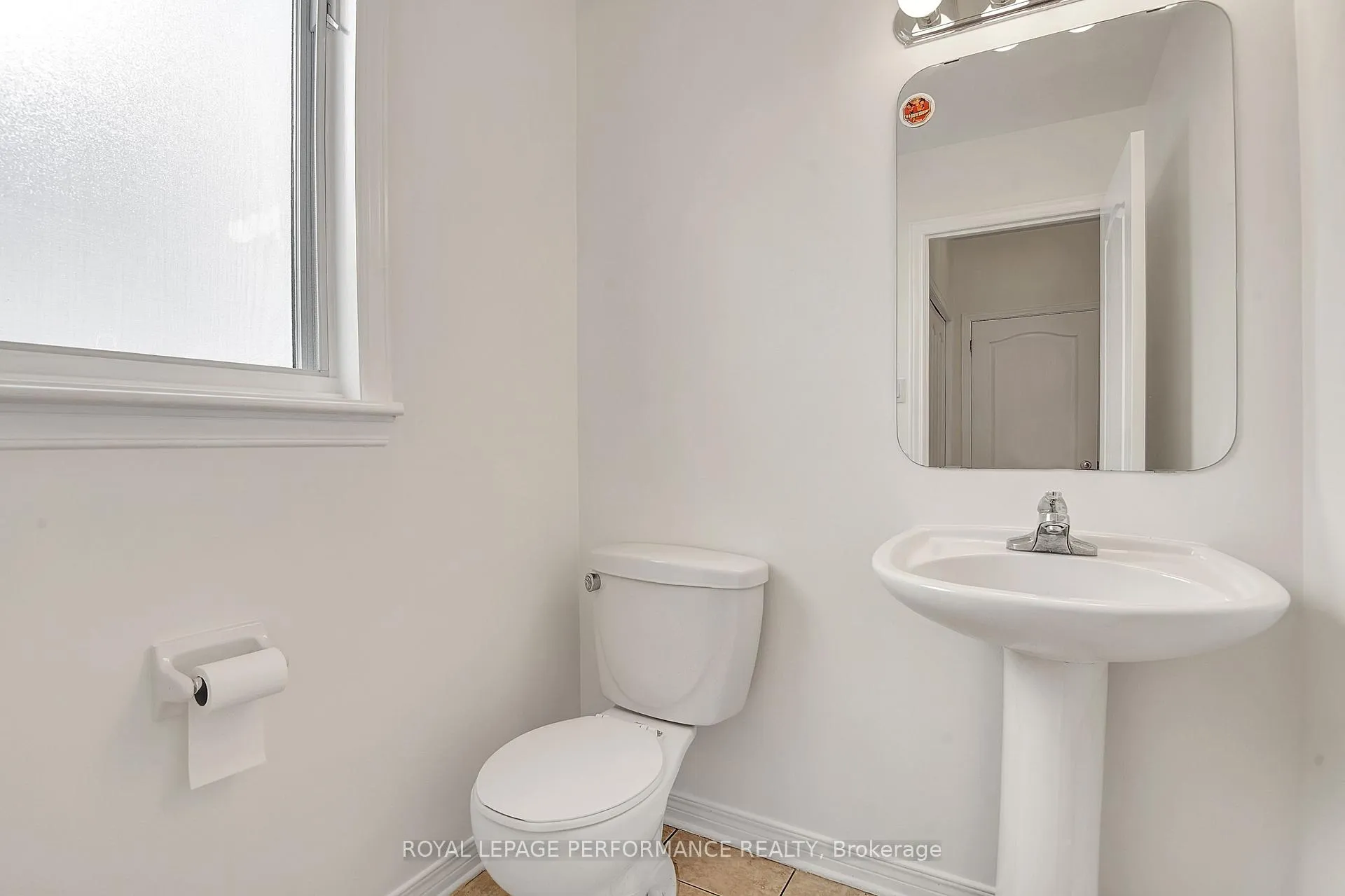 Photo 16 of 22 Mountain Ash Drive, Ottawa, Barrhaven East — HOMEH