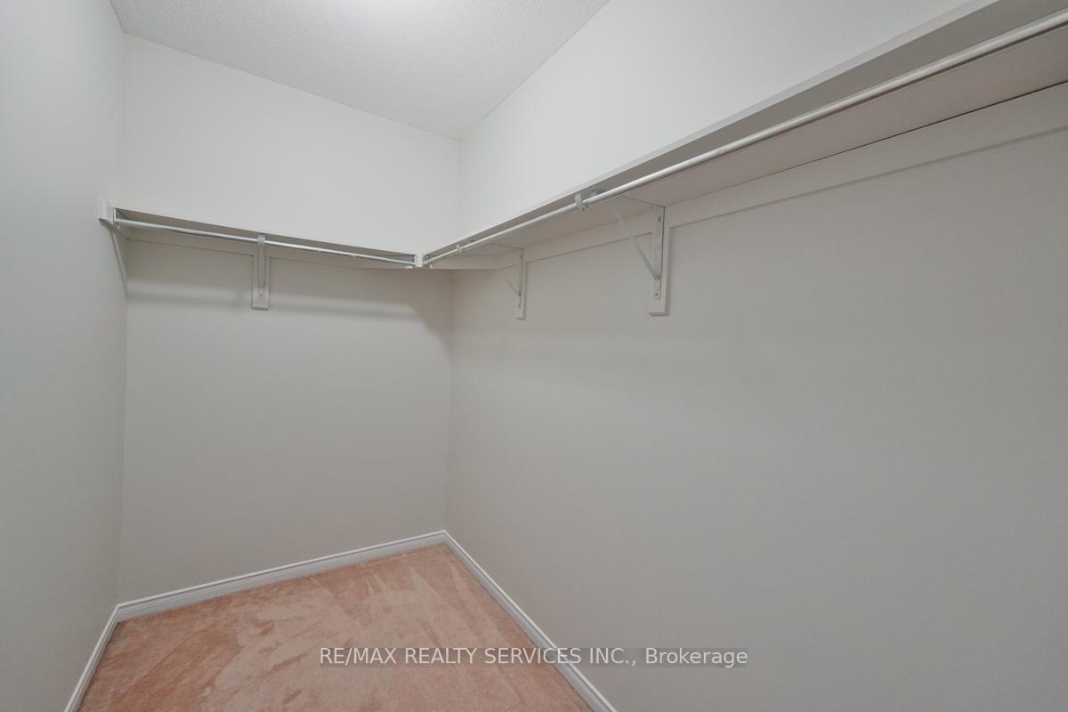 Photo 20 of 30 Loftsmoor Drive, Brampton, Sandringham-Wellington — HOMEH