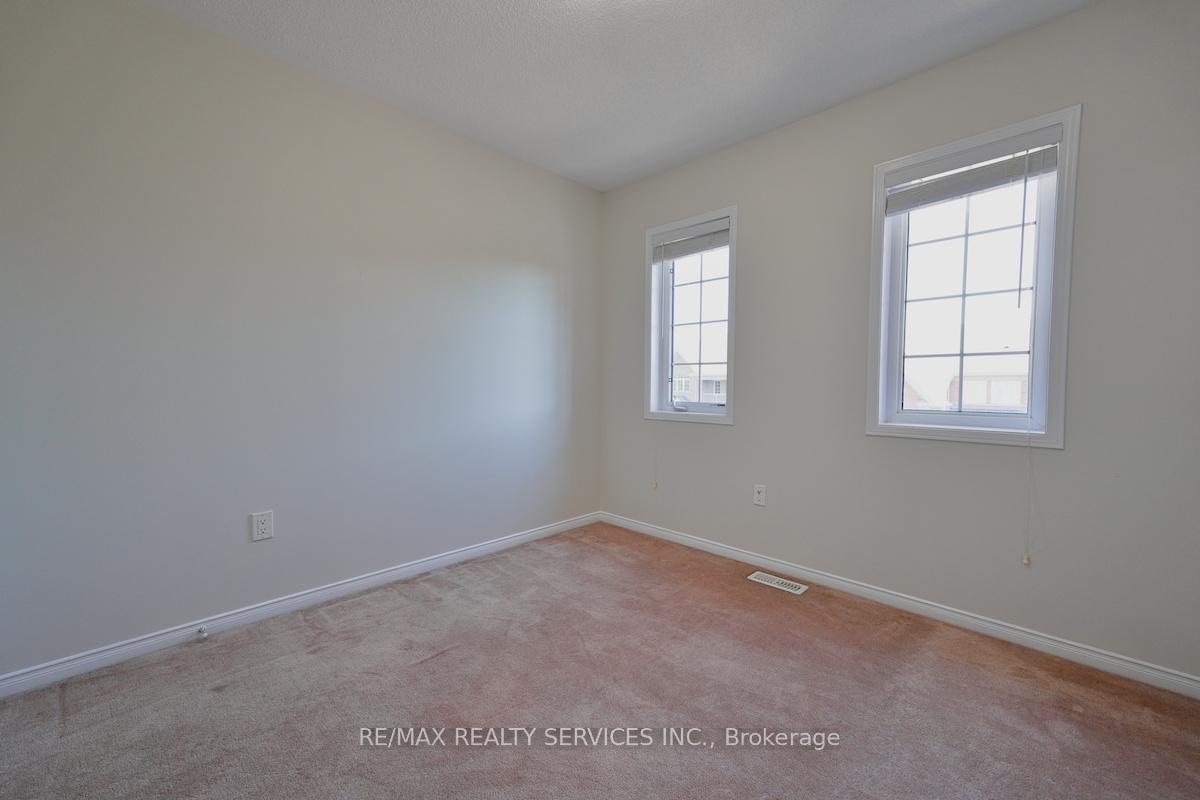 Photo 24 of 30 Loftsmoor Drive, Brampton, Sandringham-Wellington — HOMEH