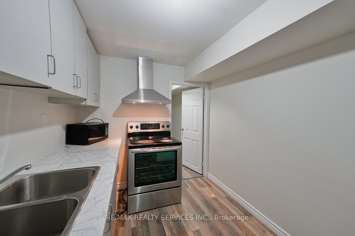 Photo 31 of 30 Loftsmoor Drive, Brampton, Sandringham-Wellington — HOMEH