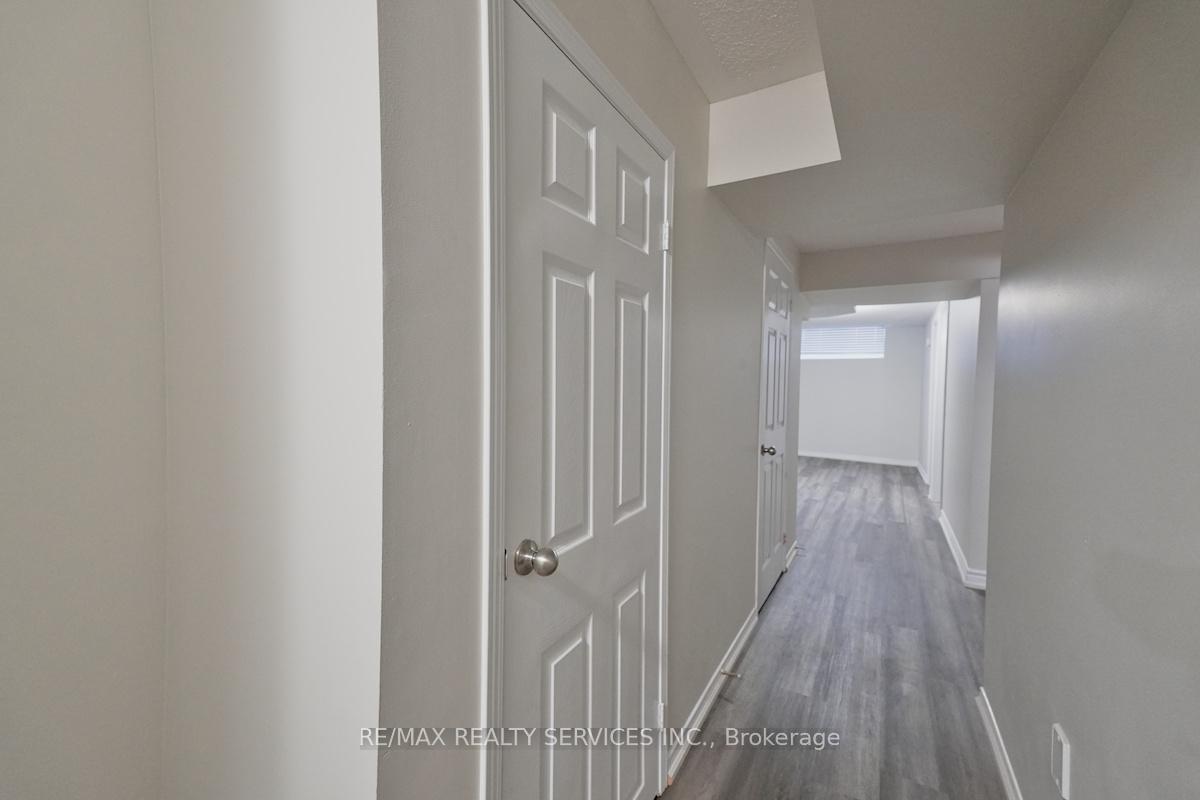 Photo 32 of 30 Loftsmoor Drive, Brampton, Sandringham-Wellington — HOMEH