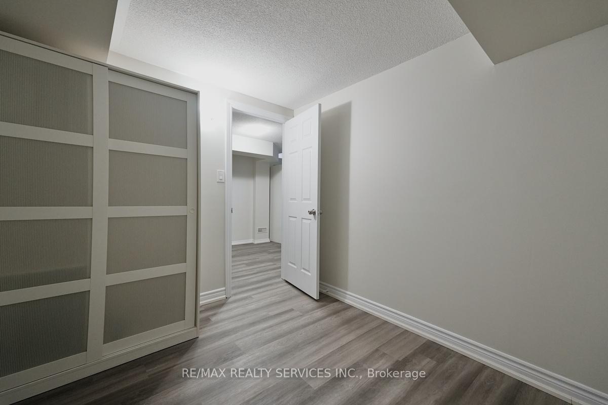 Photo 38 of 30 Loftsmoor Drive, Brampton, Sandringham-Wellington — HOMEH