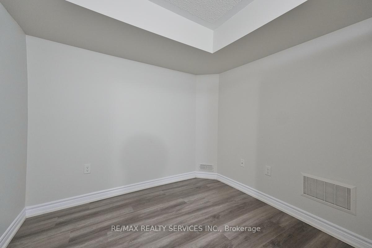 Photo 39 of 30 Loftsmoor Drive, Brampton, Sandringham-Wellington — HOMEH