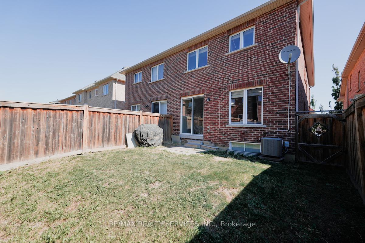 Photo 40 of 30 Loftsmoor Drive, Brampton, Sandringham-Wellington — HOMEH