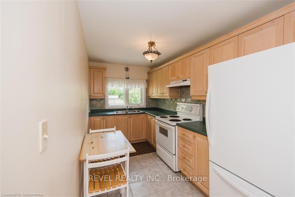 Photo 3 of 13 New Mountain Road, Hamilton, Stoney Creek — HOMEH