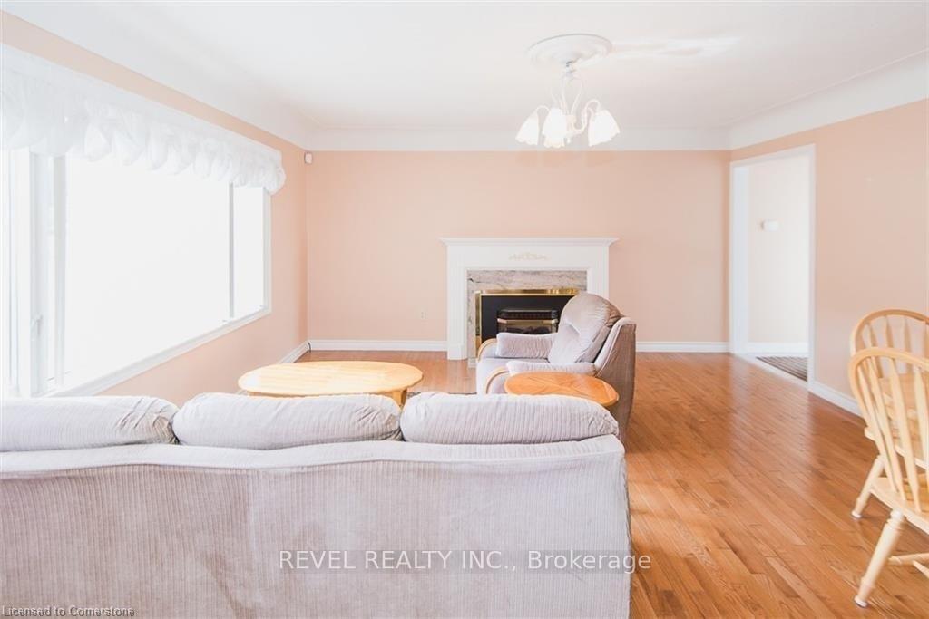 Photo 4 of 13 New Mountain Road, Hamilton, Stoney Creek — HOMEH