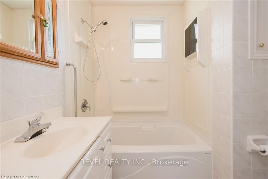 Photo 8 of 13 New Mountain Road, Hamilton, Stoney Creek — HOMEH