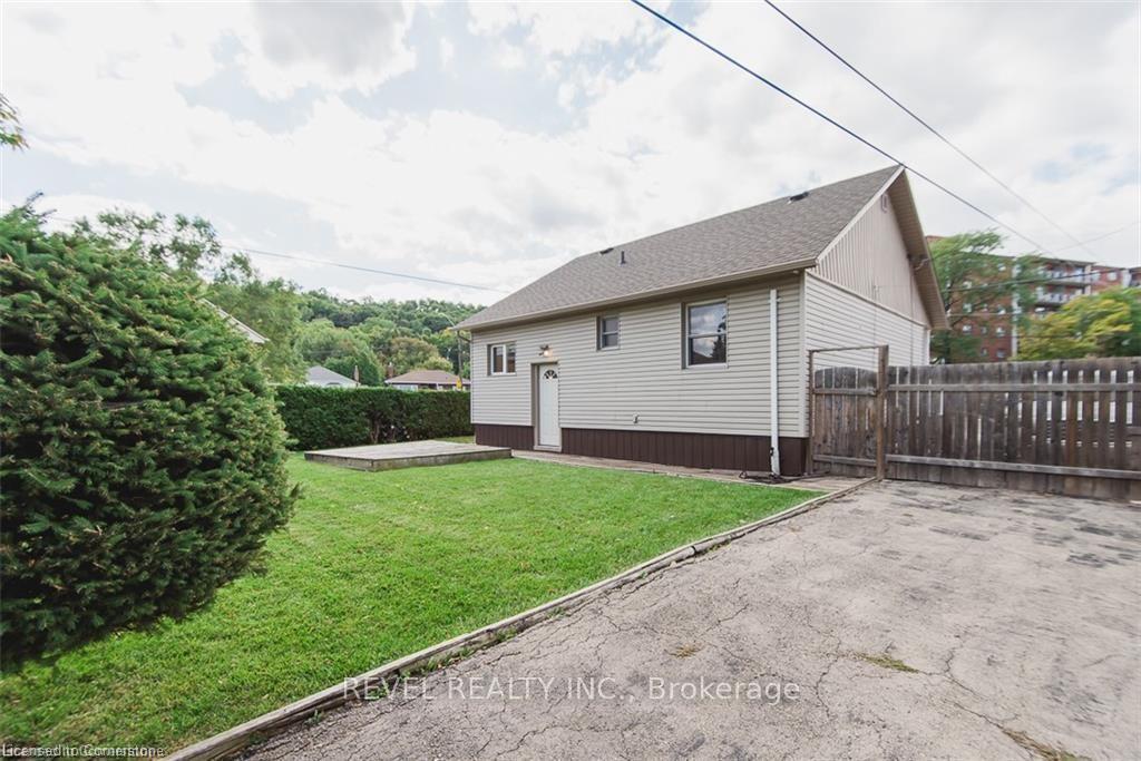 Photo 14 of 13 New Mountain Road, Hamilton, Stoney Creek — HOMEH