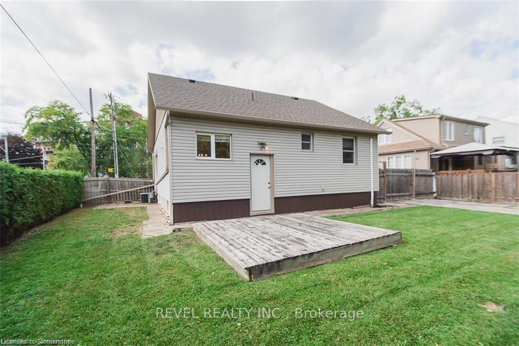 Photo 15 of 13 New Mountain Road, Hamilton, Stoney Creek — HOMEH