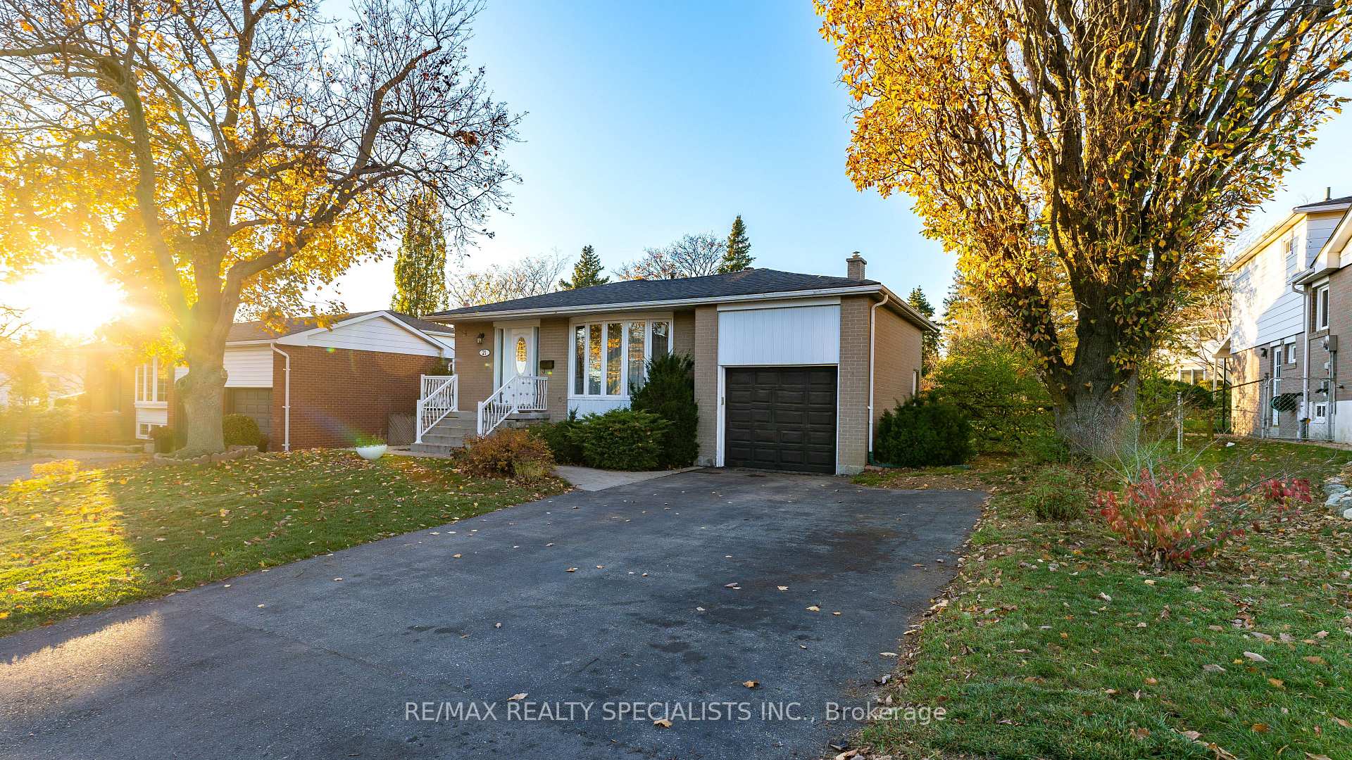 Photo 1 of 21 Parkend Avenue, Brampton, Brampton South — HOMEH