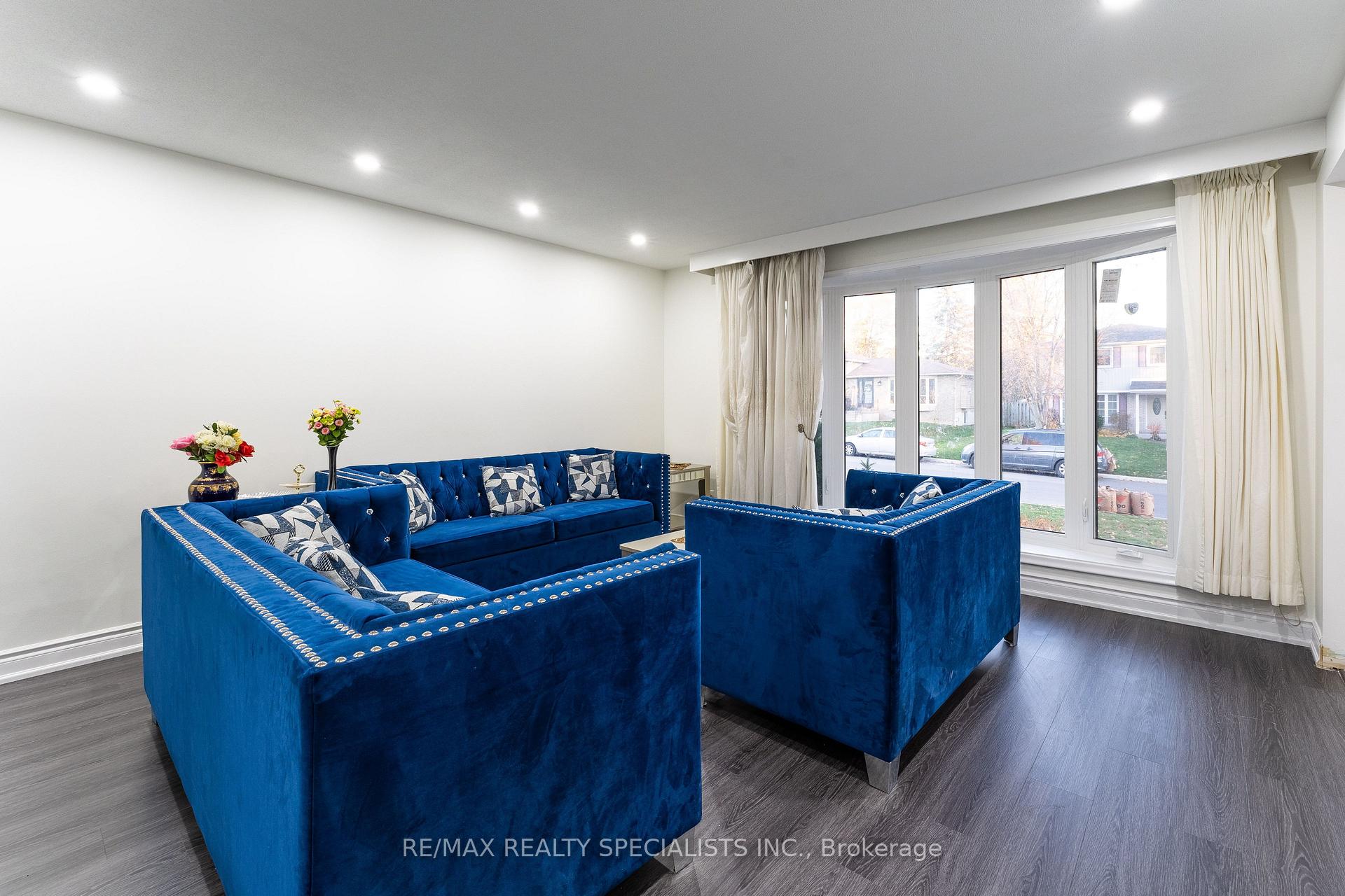 Photo 7 of 21 Parkend Avenue, Brampton, Brampton South — HOMEH