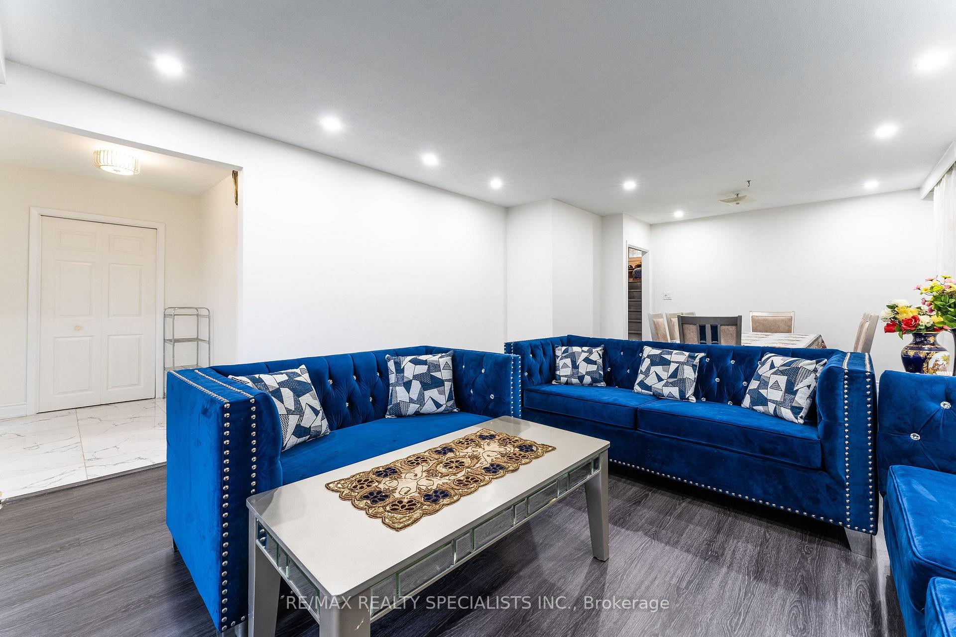 Photo 13 of 21 Parkend Avenue, Brampton, Brampton South — HOMEH