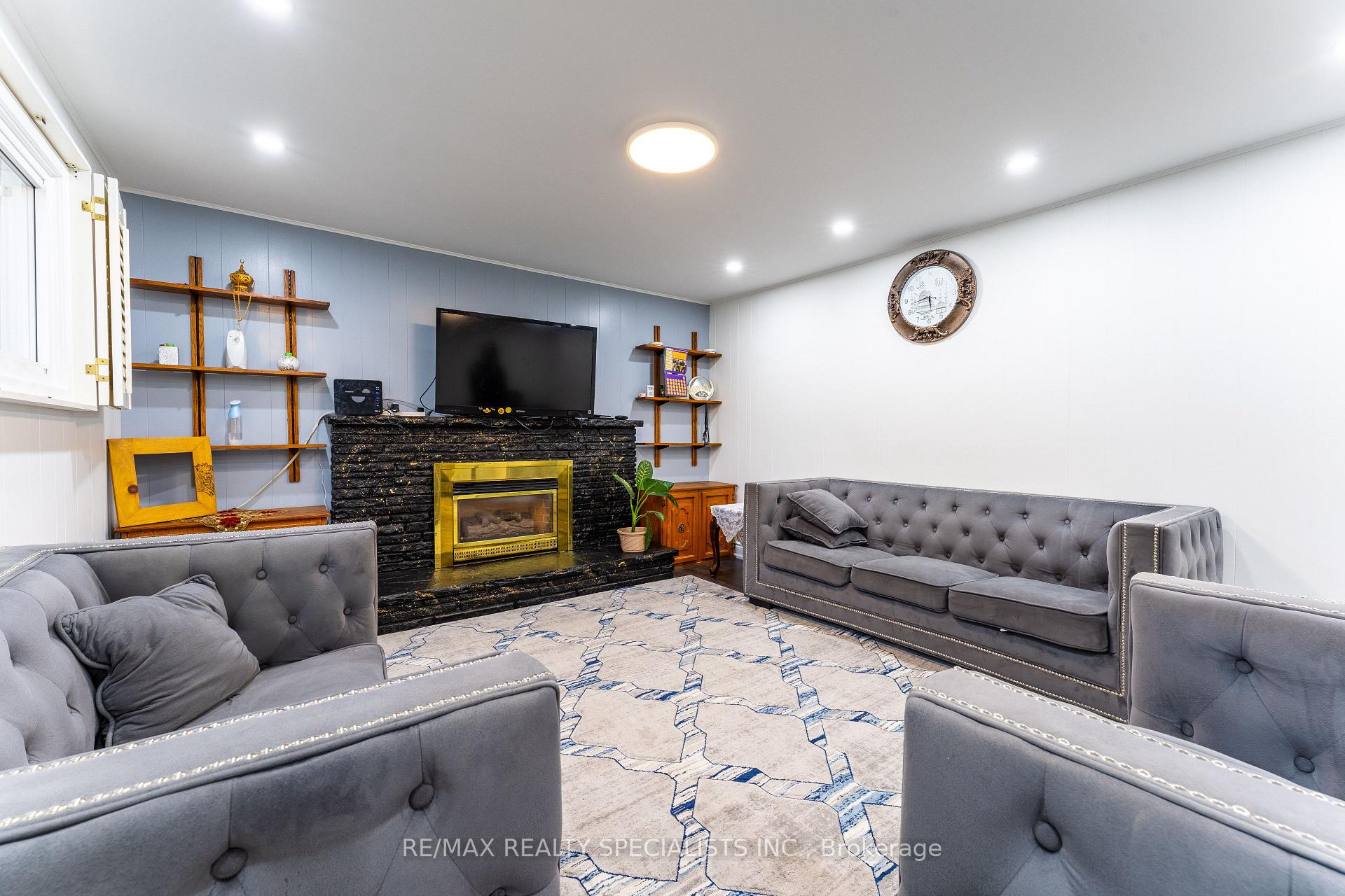 Photo 25 of 21 Parkend Avenue, Brampton, Brampton South — HOMEH