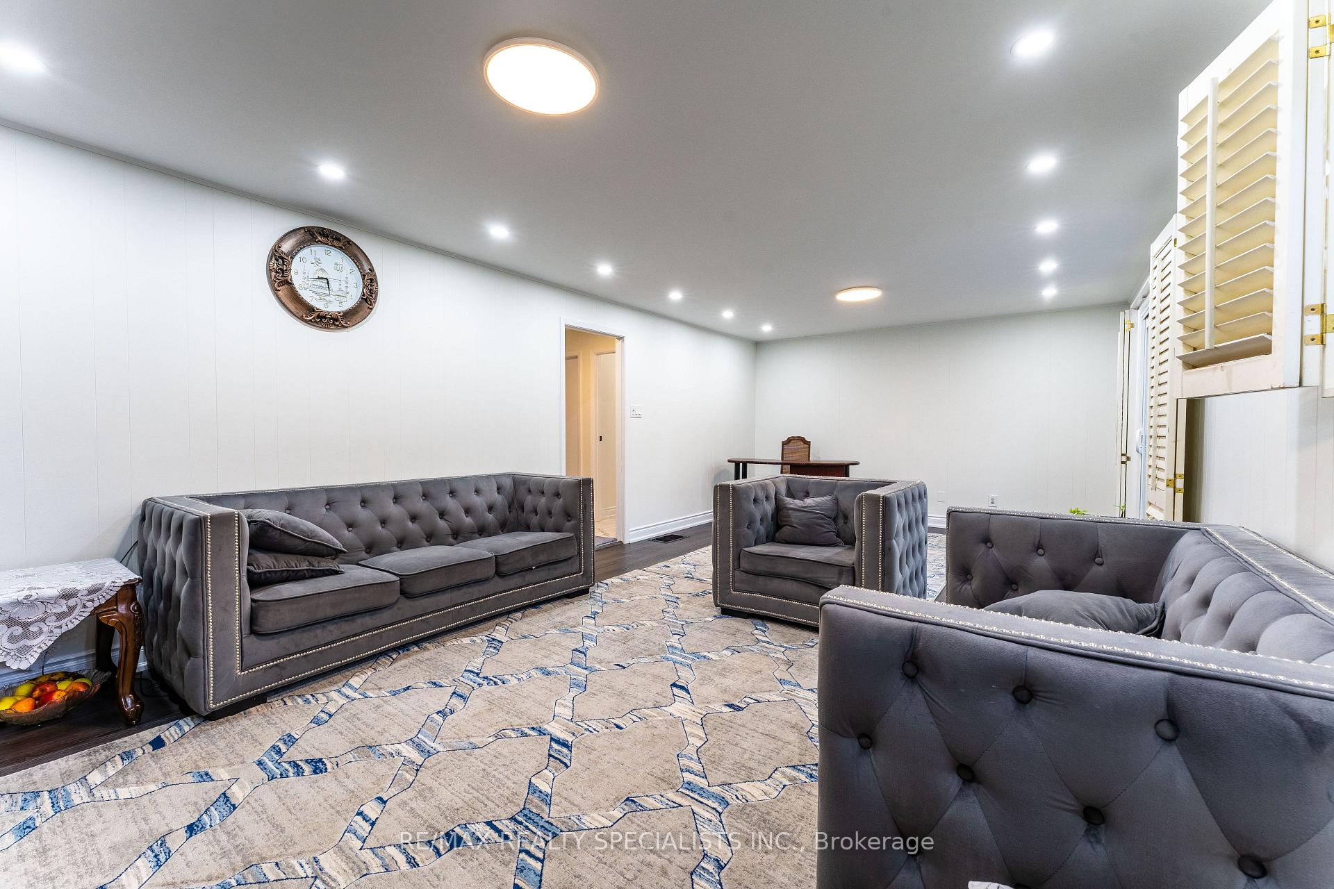 Photo 12 of 21 Parkend Avenue, Brampton, Brampton South — HOMEH