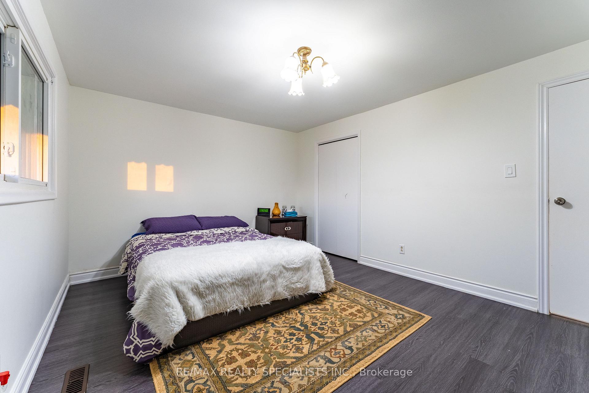 Photo 4 of 21 Parkend Avenue, Brampton, Brampton South — HOMEH