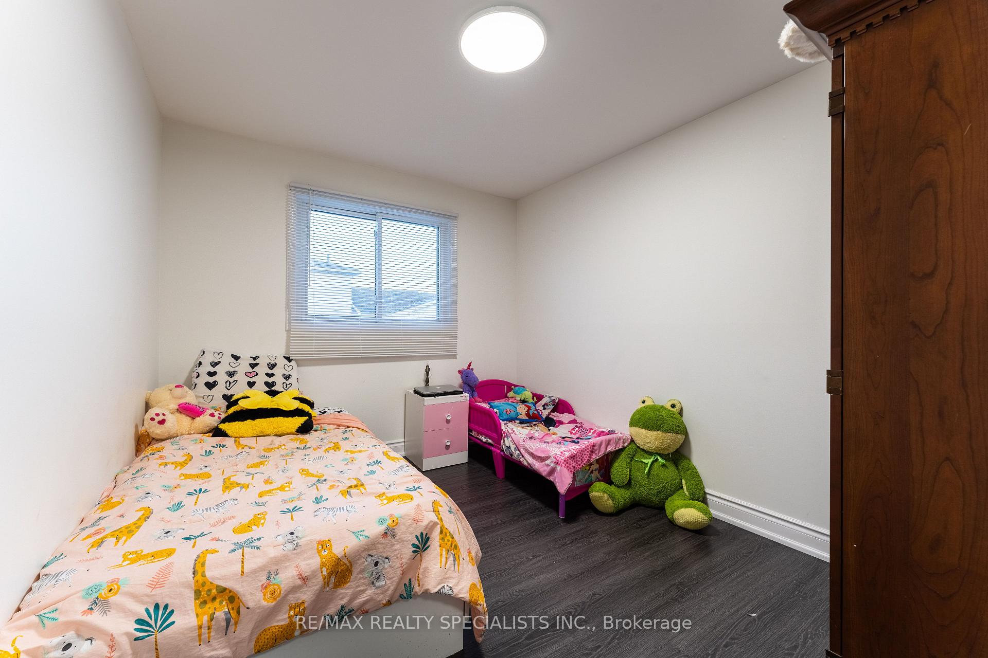 Photo 8 of 21 Parkend Avenue, Brampton, Brampton South — HOMEH