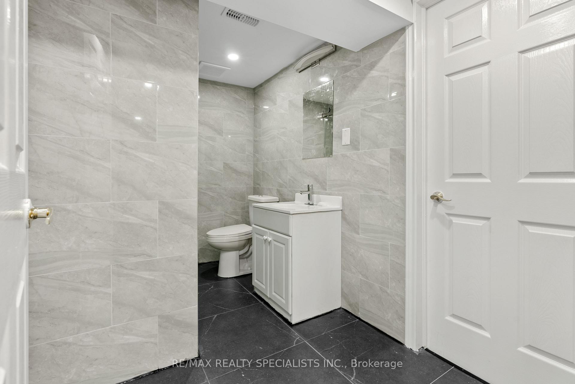 Photo 30 of 21 Parkend Avenue, Brampton, Brampton South — HOMEH