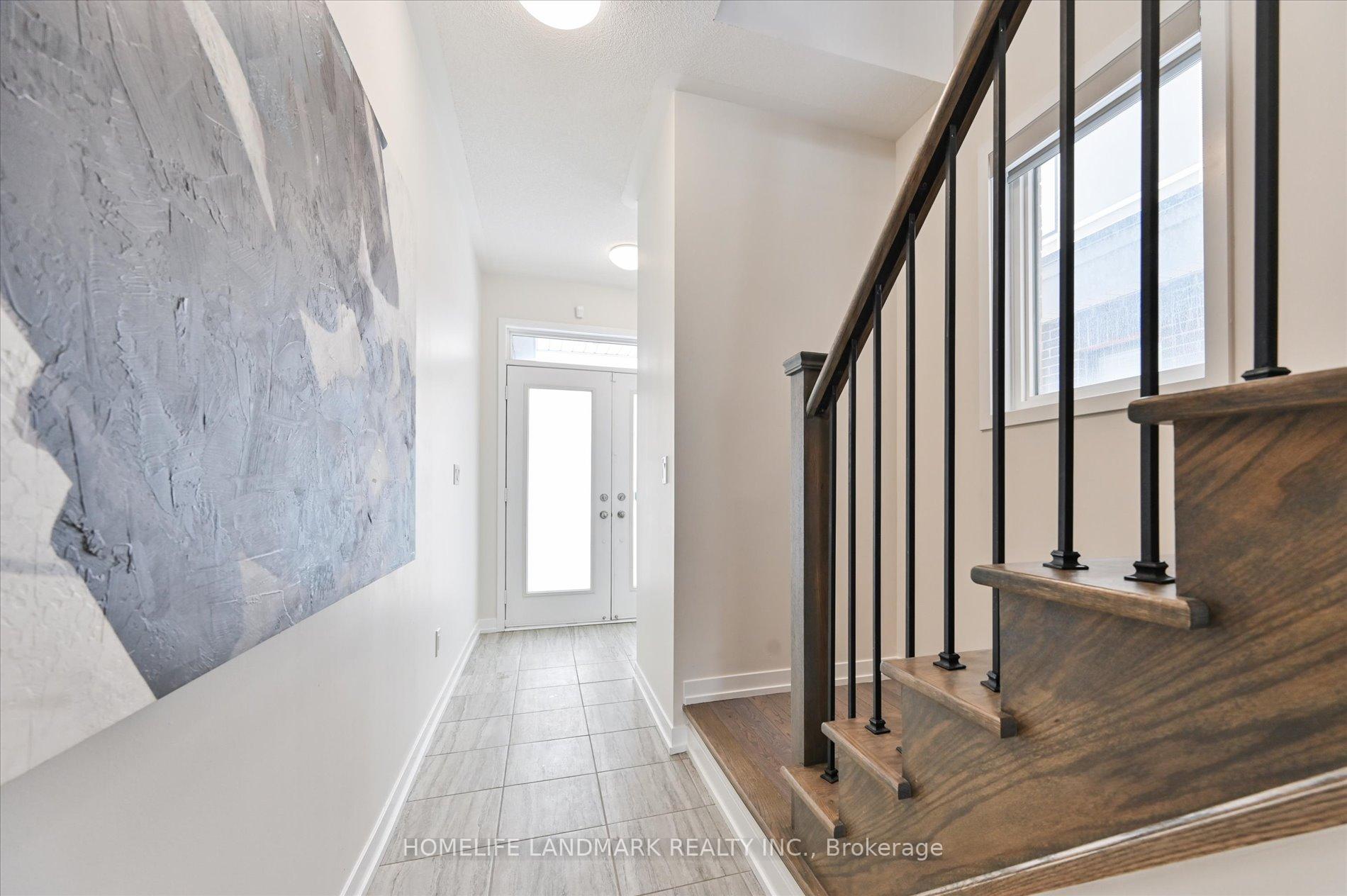 Photo 5 of 148 Salterton Circle, Vaughan, Rural Vaughan — HOMEH