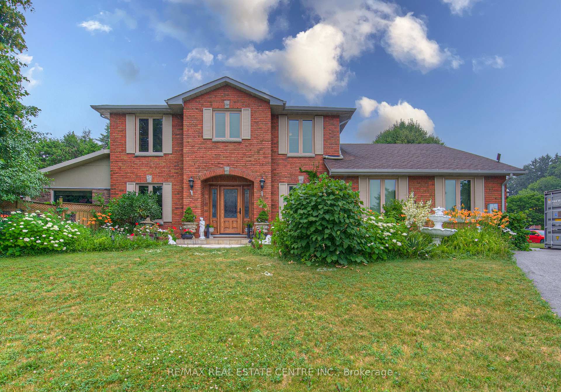 Photo 1 of 310 Cavendish Drive, Hamilton, Ancaster — HOMEH
