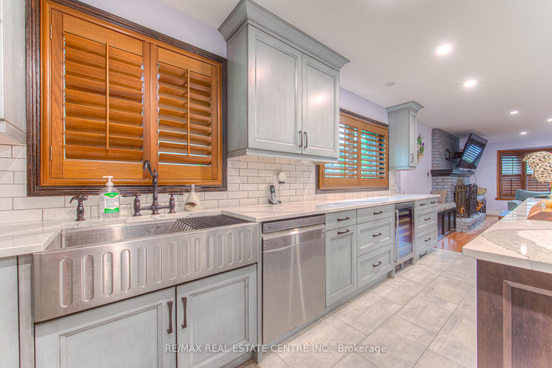 Photo 4 of 310 Cavendish Drive, Hamilton, Ancaster — HOMEH
